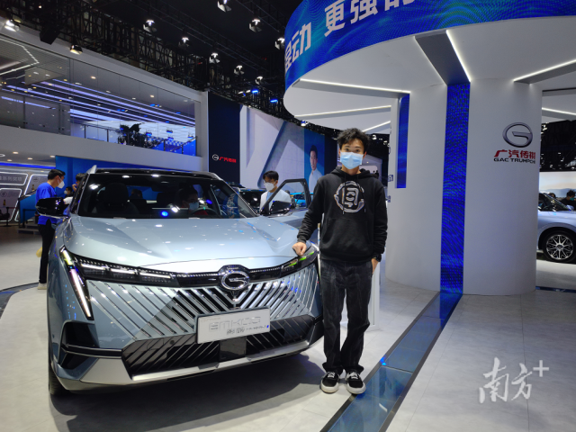 星空体育·(China)官方网站校企联合培养班学生参与学习研发成果亮相广州国际车展。